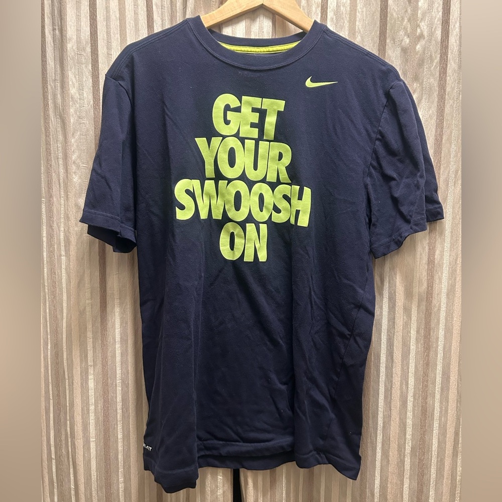 Nike Men's Navy Blue Graphic T-Shirt, Size XL